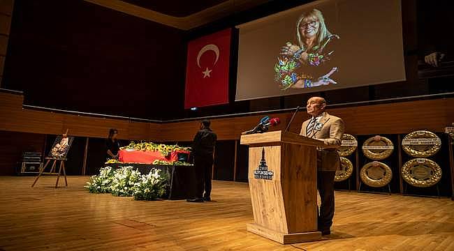Başkan Soyer: "İzmir Şehir Tiyatroları'nı sonsuza kadar yaşatacağız"