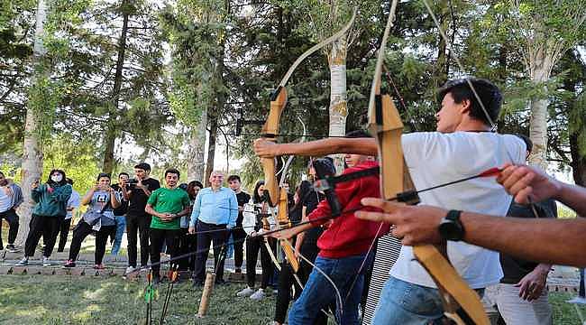 Denizli'de tüm imkanlar gençler için seferber edildi