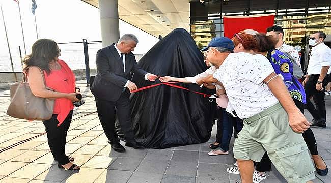 İzmir'de Mehmet Necip Mirkelamoğlu'nun büstü törenle açıldı