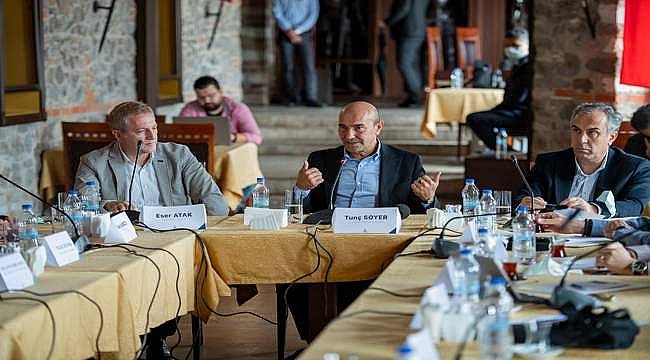 Büyükşehir'in Konak'taki ana hizmet binası için düğmeye basıldı
