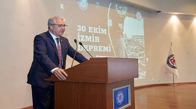 İzmir Depremi'nde hayatını kaybedenler anıldı