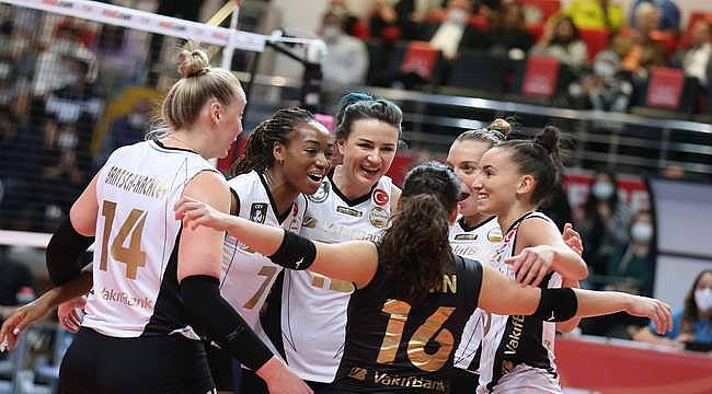 VakıfBank, Nilüfer Belediyespor'u 3-0 mağlup etti