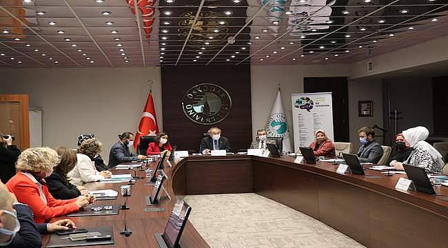 'Aileler Üniversitede' Projesi etkisini genişletiyor