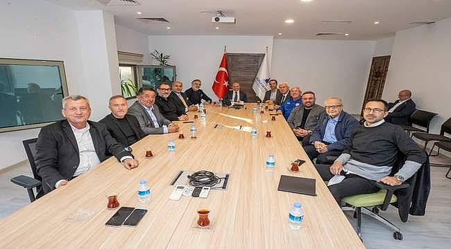 Başkan Soyer İZVAK üyeleriyle bir araya geldi: "Kulüplerimizin dayanışma içinde olması önemli"