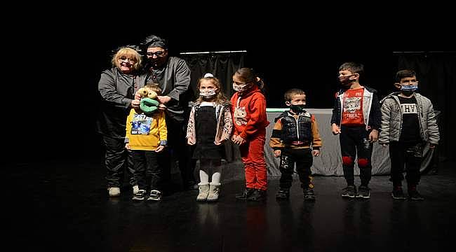 Uluslararası Çocuk ve Gençlik Tiyatroları Festivali'ne yoğun ilgi