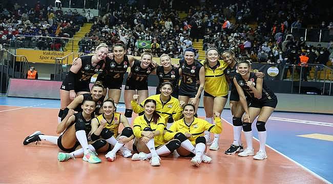 VakıfBank, Galatasaray HDI Sigorta'yı 3-0 yenerek dokuzuncu galibiyetini aldı 