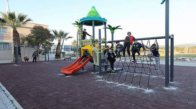 Gaziemir'in parkları yenileniyor