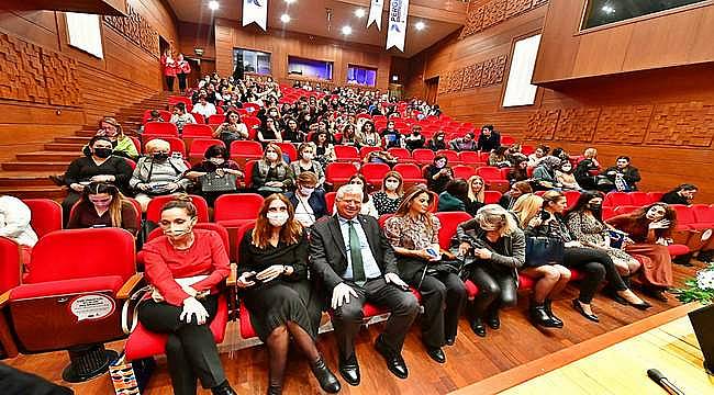 Özuslu, PERGEL projesinin etkinliğinde konuştu: "İzmir'in kadın liderlerini yetiştirmek istiyoruz" 