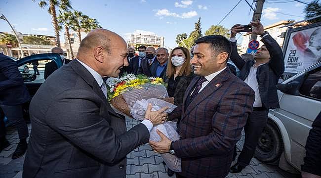 Tunç Soyer Menemen'den seslendi: "Bizim yarını kurma vaktimiz geldi" 