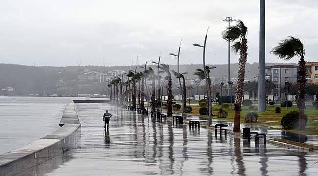 Aliağa'da Fırtına Etkisini Sürdürecek 