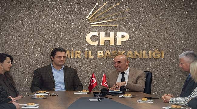 Başkan Soyer'den yeni yılın ilk ziyareti CHP İl Başkanlığı'na 