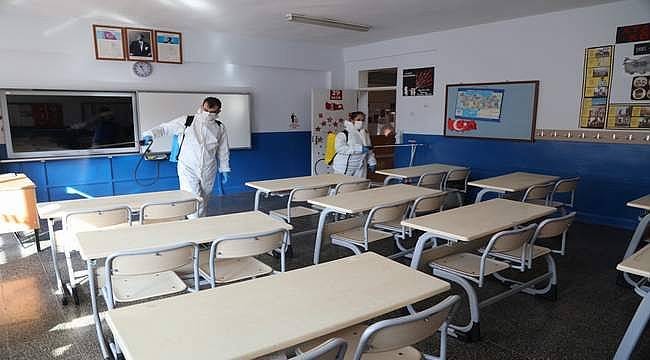 Bayraklı'nın okulları dezenfekte ediliyor