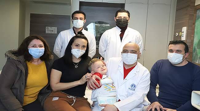 Bir bacağı daha kısa olarak dünyaya gelen Bulgaristanlı bebek Türkiye'de şifa buldu