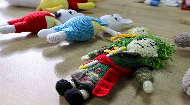 Buca'da açılan amigurumi kursları kadınları hayata bağlıyor