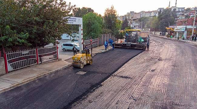 İzmir Büyükşehir Belediyesi bir yılda 1,1 milyar liralık yol çalışması yaptı