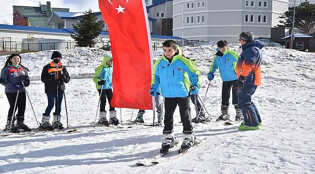 Öğrencilerin kayak heyecanı 