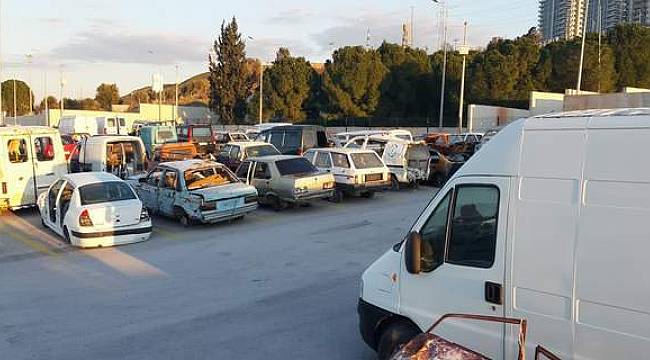 İzmir'de 2 yılda 459 hurda araç toplandı