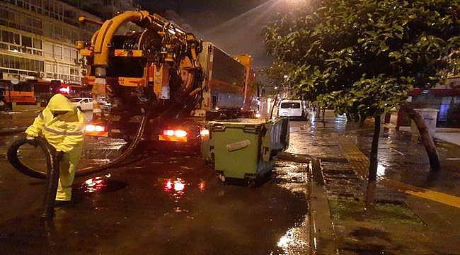 İzmir'de şiddetli yağış ve dolu etkili oldu