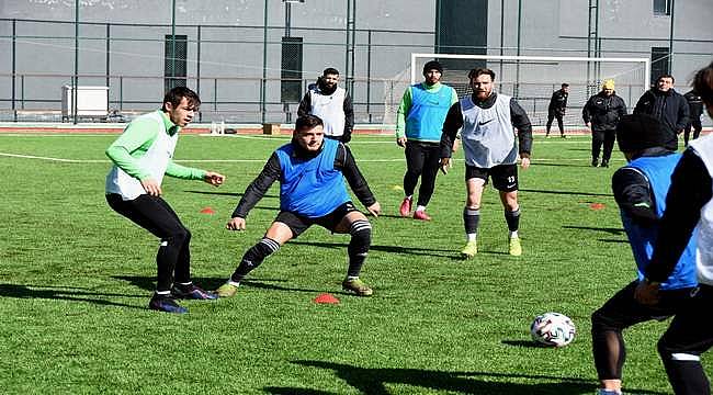 Lider Aliağaspor FK, İzmirspor Maçına Hazırlanıyor 