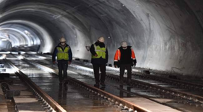 Narlıdere Metrosu'nun ray döşeme işlemlerinin yüzde 50'si tamamlandı