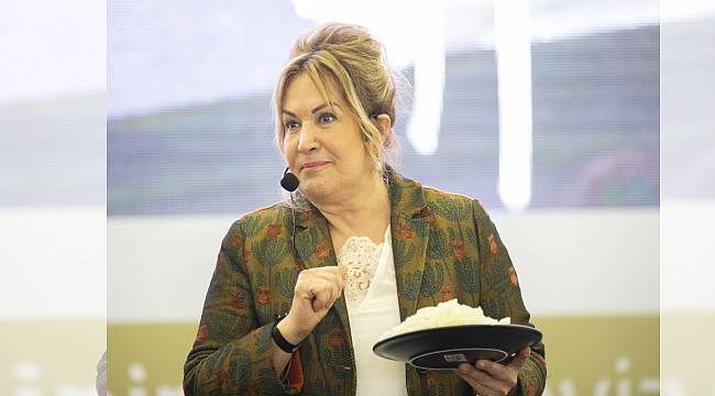 Zeytinyağlı Yiyemem Aman türküsünün sözlerini değiştirdi
