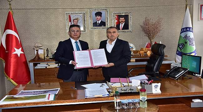 Balıkesir Üniversitesi ve Bigadiç Belediyesi Arasında İş Birliği Protokolü İmzalandı 
