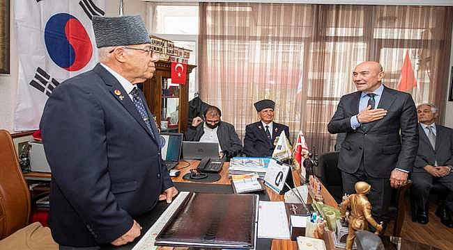 Başkan Soyer gününü gazi ve şehit ailelerine ayırdı: "Başımızın üzerinde yeriniz var"
