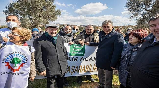 Başkan Soyer "Zeytinime Dokunma" açıklamasına katıldı: "Hayatı ve doğayı savunmaya devam edeceğiz"