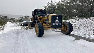 Büyükşehir 20 ilçede kar ve buzlanmayla mücadele ediyor 