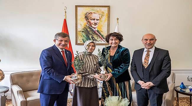 Gelecek Partisi lideri Davutoğlu, Başkan Soyer'i ziyaret etti