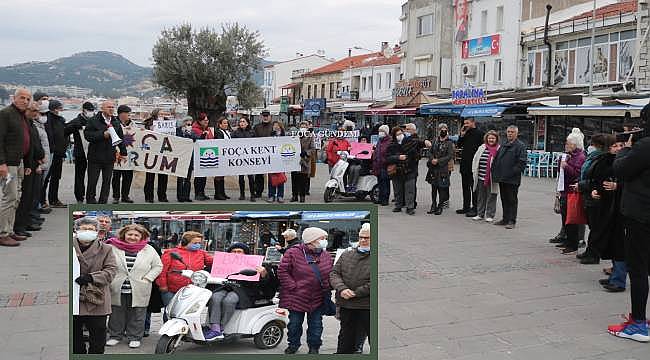 Rusya'nın Ukrayna'ya saldırısı Foça'da protesto edildi