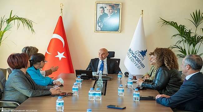 Başkan Soyer kadın belediye başkanlarıyla buluştu