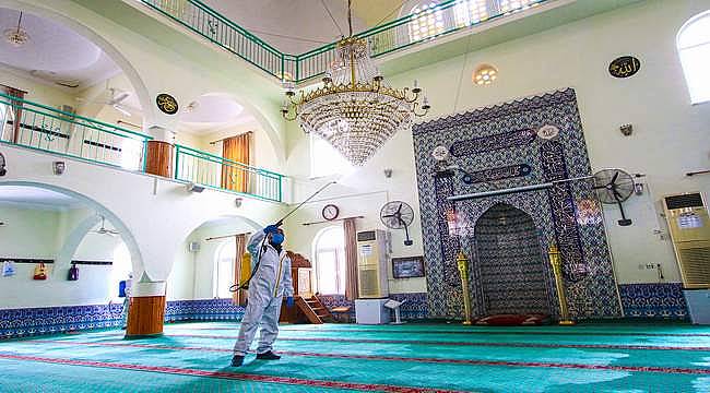 Bayraklı'da ibadethaneler Ramazana hazır 