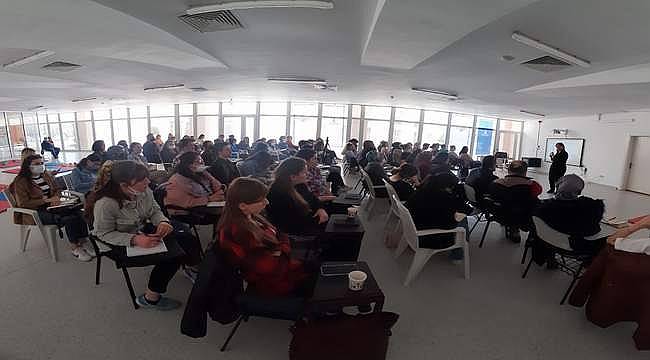 Ebeveyn Bilgi ve Eğitim Merkezi'nde eğitimler sürüyor