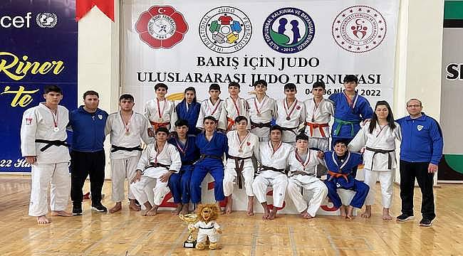 Manisa BBSK'lı Judocular Madalyaları Topladı