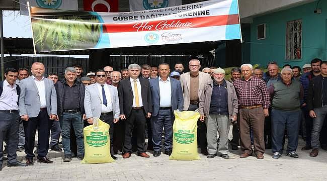 Manisa'da üreticilere gübre dağıtımına başlandı 