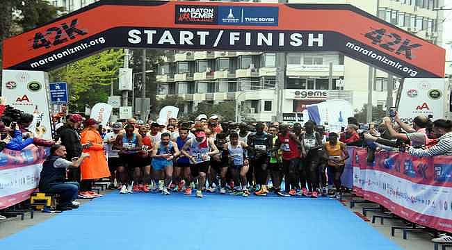 Maraton İzmir'de sürdürülebilir bir dünya için koşuldu 