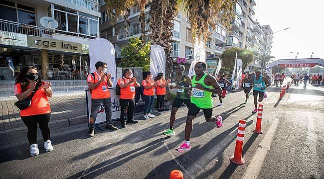 Maraton İzmir farkındalık yaratmaya koşuyor 