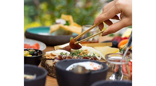 Avlu Restaurant'ın ünlü Pazar geç kahvaltıları yeniden başlıyor