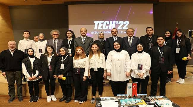 "Bi Başka Mühendislik Zirvesi TECH'22" alanında uzman isimleri ağırladı 