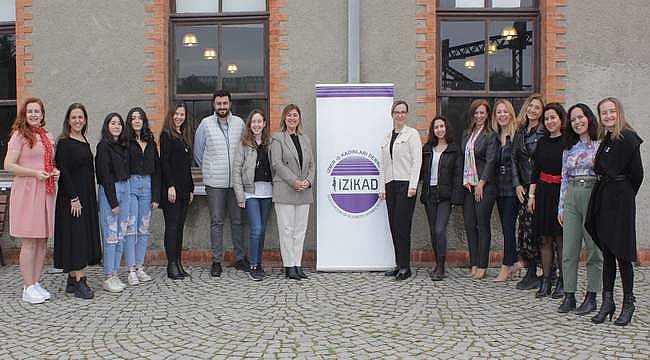 İZİKAD'dan gençlere eğitim kampı