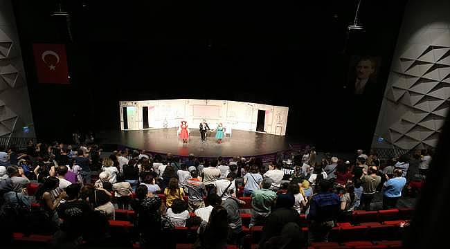 Uluslararası Tiyatro Festivali kapalı gişe devam ediyor 