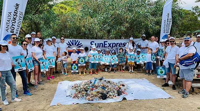 SunExpress'ten Dünya Çevre Günü'nde Kıyı Temizleme Etkinliği 