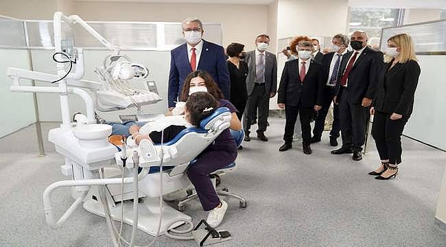 Ege Üniversitesi Diş Hekimliği Fakültesi Türkiye birincisi