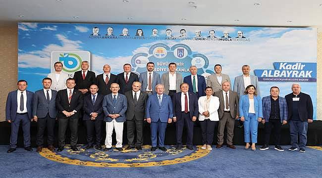 CHP'li Büyükşehir Belediye Başkanları Tekirdağ'da bir araya geldi