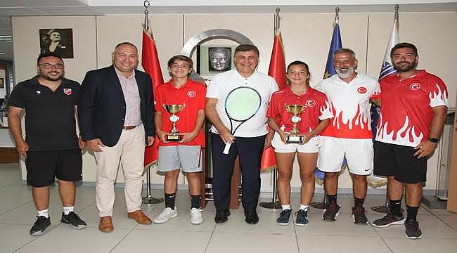 KSK Tenis Şubesi'nden Başkan Tugay'a ziyaret 