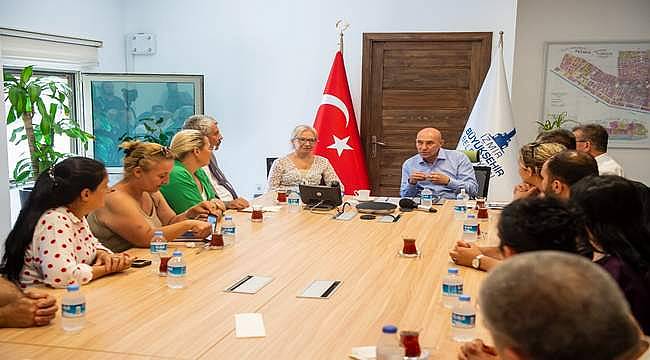 Soyer, Konak Muhtarlar Derneği üyelerini ağırladı