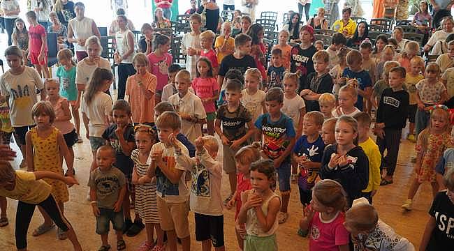 Savaş mağduru Ukraynalı çocuklar hem eğleniyor hem Türkçe öğreniyor 