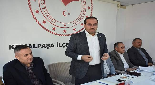 AK Partili Kırkpınar Muhtarlarla Bir Araya Geldi 