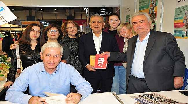 Aykırı Başkan'ın hayatı kitap oldu! Bir hayalin peşinden: SELÇUK BEY
